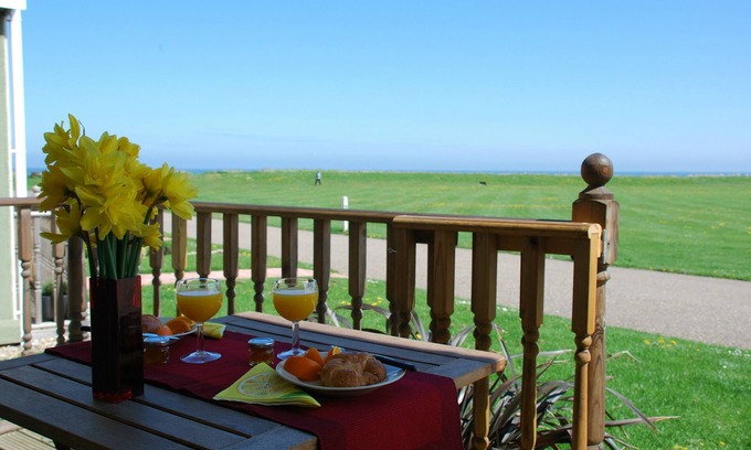 Bacton Chalet De Ski | "Beachscape" Vues sur la mer, maison contemporaine, chien amical