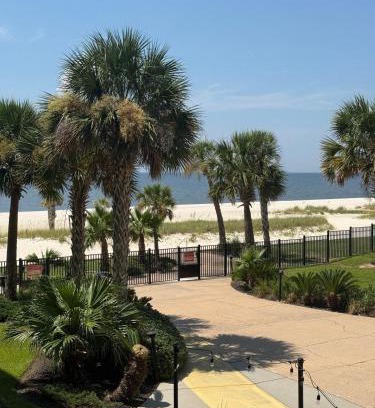 Henderson Point Appartement | Beachside 1st Floor Condo