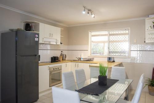 Bracken Ridge Maison | Beachside Bliss - 3BR Home