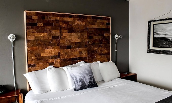Long Beach Hôtel | Beachside Bliss! Pet-friendly Hotel with Indoor Pool and Sauna, Free Parking!