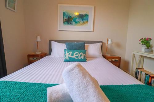 Blacksmiths Maison | Beachside Cottage at Blacksmiths