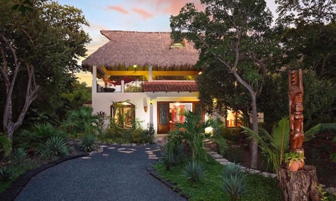 Playa Colorado Maison | rêve BEACHSIDE CASA TIKI 4bd KON / 5ba / Hacienda Iguana
