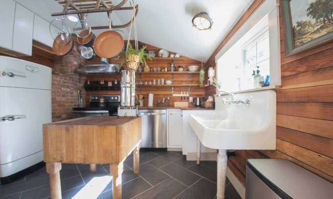 South Colby Maison | Beachside Escape w/ Kayaks | Access to Seattle