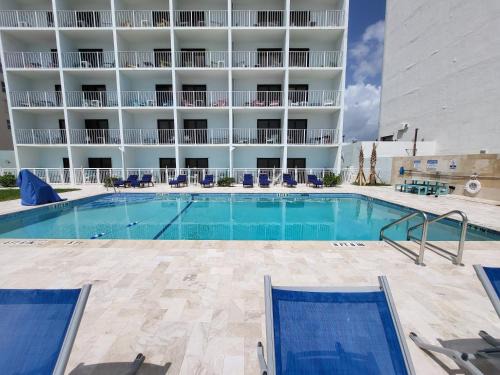 Daytona Beach Shores Hôtel | Beachside Hotel - POOL IS OPEN!