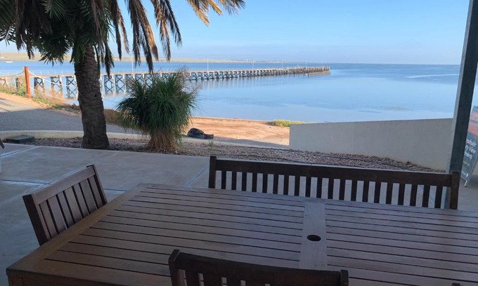 Ripon Appartement | Beachside & Jetty View Apartment 6 - Captain's Apt