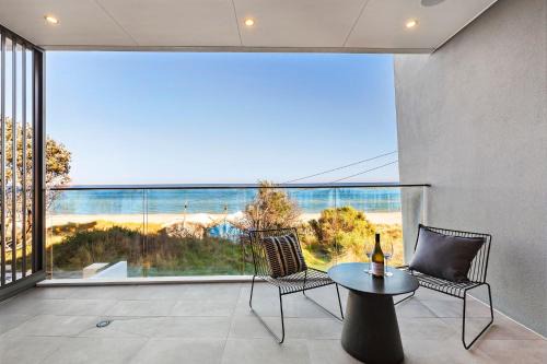 Chelsea Maison | Beachside Lane - Luxury On the Beach with Views
