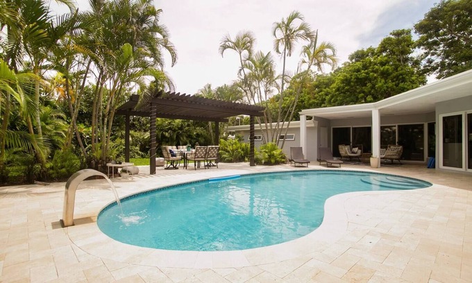 Harbor Beach Maison | Beachside Oasis in Prime Location w/ Pool & Garden