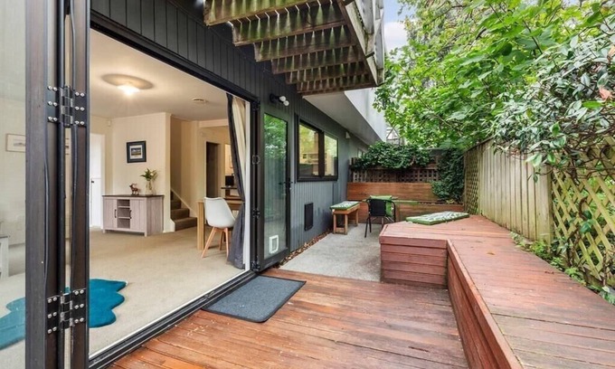 Lyall Bay Maison | Beachside Retreat in Lyall Bay