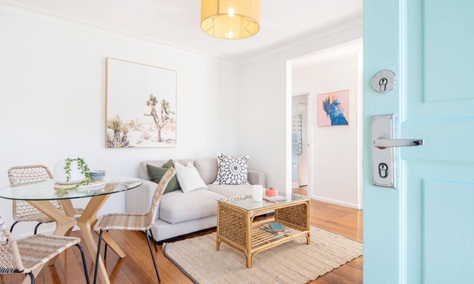 Parkdale Maison | Beachside Vibes 2 min stroll to Parkdale Beach