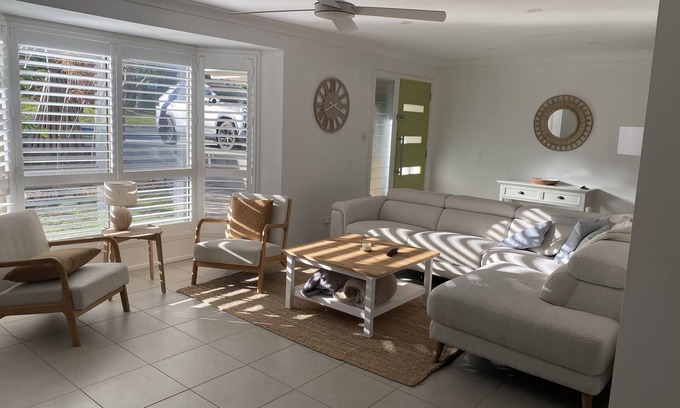 Sunrise Beach Maison | Beachy family home with just a walk to the beach or a 5 minute drive into Noosa.