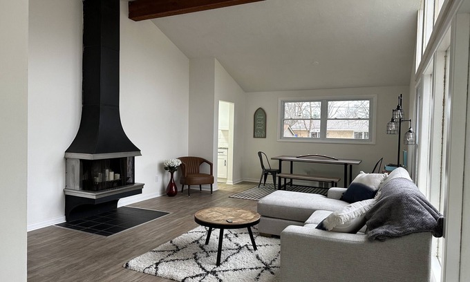 Mentor Maison | Beaming Mentor Bungalow with great central location and large fenced in yard