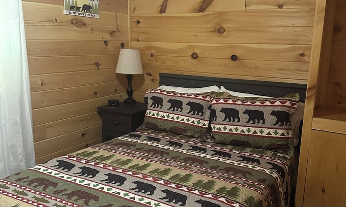Stevenson Cabine | Bear Cub ,Cozy cabin with WiFi and AC in peaceful Stevenson