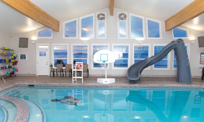 Montpelier Maison | Bear Lake Gathering House - Grande piscine intérieure privée et SLIDE - peut accueillir jusqu'à 30!