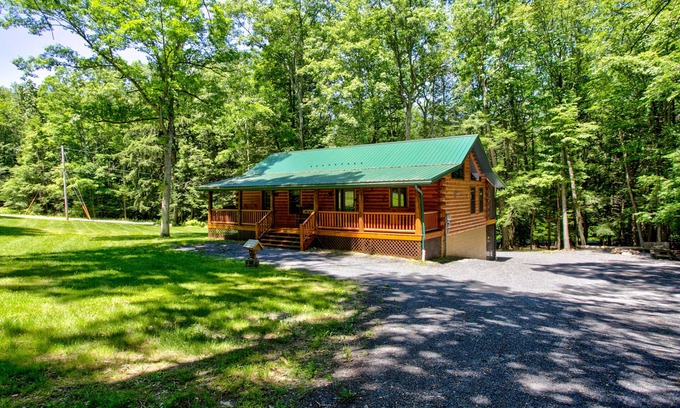 Laurelton Cabine | Bear Paw = LodgeCenter Of Nature @ God Creation # Campfire + Fun & Trails