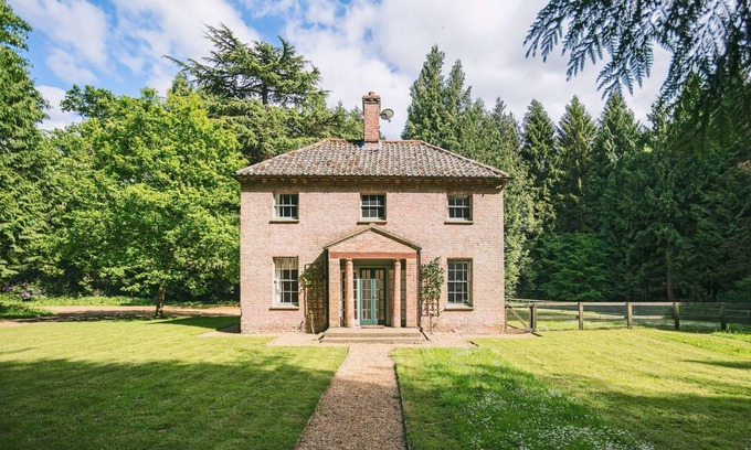 Wood Norton Cottage | Bear's Cottage est une retraite retirée de quatre chambres à Wood Norton près de Holt.