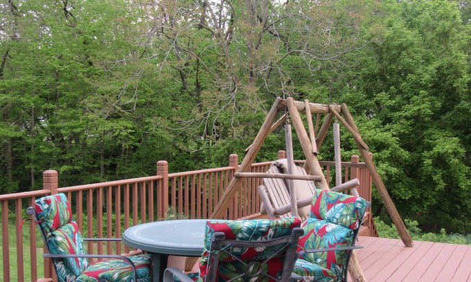 Burlington Lit Et Petit-Déjeuner | Bear's Den @ Squirrel's Nest B&B, LLC