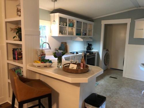 Burton Maison | Beaufort SC New Renovation, Close to Parris Island, Historic Downtown, Beautiful Beaches, Sleeps 7