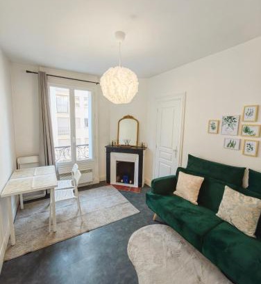15th Arrondissement Appartement | Beaugrenelle 1-Min Walk Elegant 2P Apart 4 sleeper