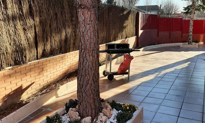 Fuente el Saz de Jarama Chalet De Ski | Beautiful villa in a quiet area, 15 minutes from Madrid.