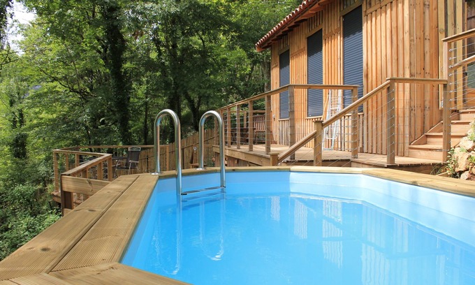 Saint-Antonin Noble Val Chalet De Ski | Magnifique chalet avec piscine privée et terrasses extérieures. Tout neuf!
