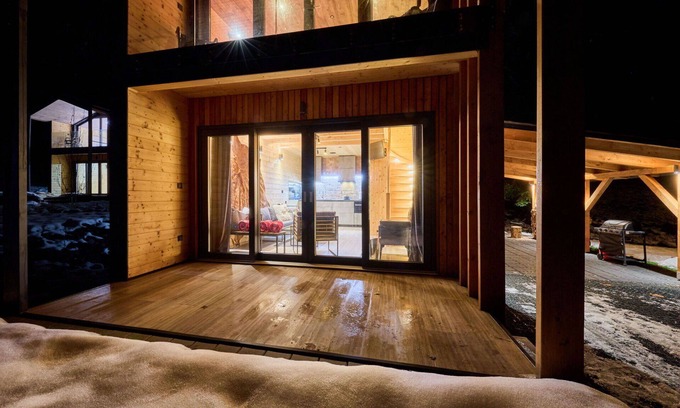 Mlade Buky Maison | Magnifique maison de vacances privée avec WIFI, piscine, TV, patio, animaux admis et parking