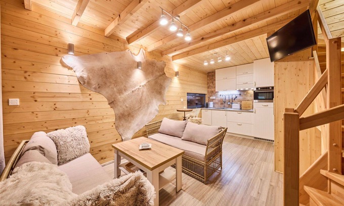 Mlade Buky Maison | Merveilleuse maison de vacances privée pour 4 personnes avec WIFI, piscine, TV, patio et parking