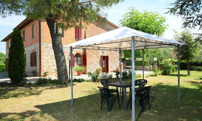 Guistrigona Villa | Joli appartement dans une maison de vacances avec climatisation, WIFI, TV, animaux admis et parking