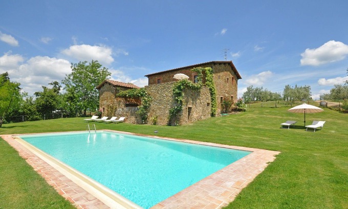 Castelnuovo Berardenga Appartement | Bel appartement avec WIFI, piscine, terrasse, animaux admis et vue panoramique