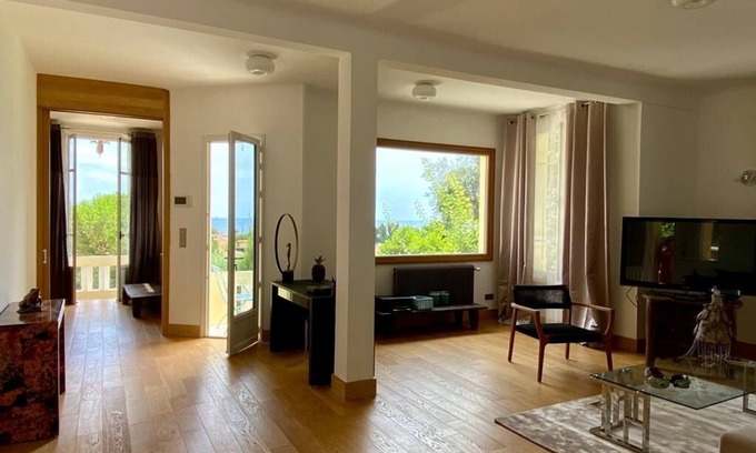 Saint-Jean-Cap-Ferrat Maison | Beautiful villa in Saint-Jean-Cap Ferrat with panoramic sea views.
