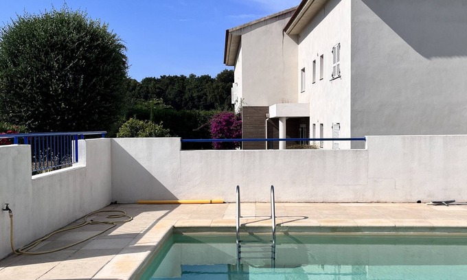 Santa-Lucia-di-Moriani Appartement | Appartement de vacances calme dans un environnement naturel avec piscine