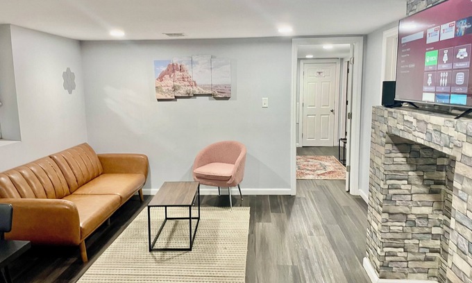 Newark Appartement | Beautiful 1 BR Apt Basment,35 min to NYC