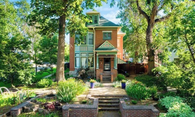 Sloan Lake Appartement | Beautiful 1890 victorian garden unit in the heart of Denver