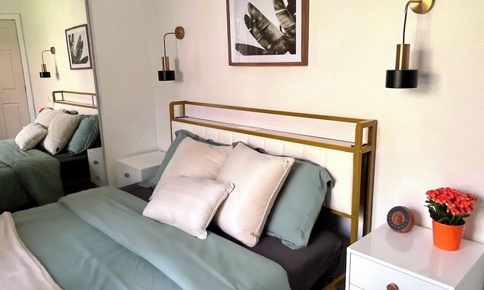 Mid-Wilshire Appartement | Beautiful 1BR, Central Location. Parking and Patio