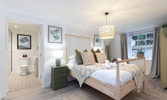 Cheltenham Appartement | Confort-Appartement-Salle de bain privée-Vue sur Rue