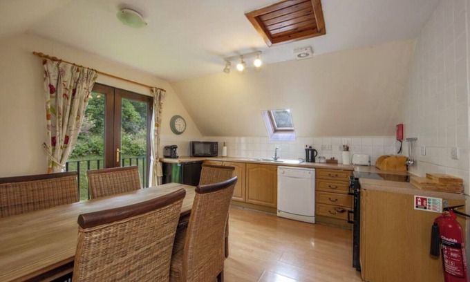 Dalmally Cabine | Beautiful 2 bed lodge with hot tub & sauna
