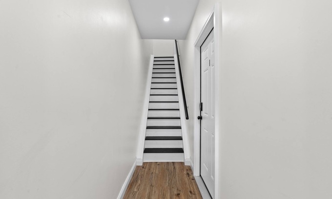 Primos Secane Maison | Beautiful 2 bedroom 1 bath unit 2