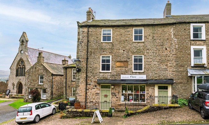 Reeth Appartement | Beautiful, 2 bedroom, first floor apartment, at the heart of a busting Dales Village.