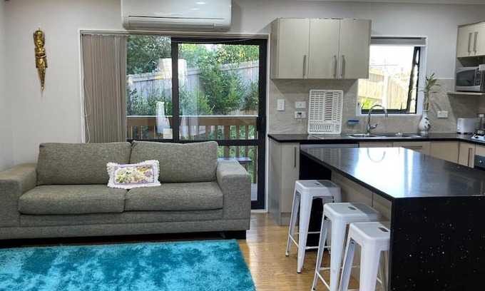 Manurewa Appartement | Beautiful 2 Bedroom Home