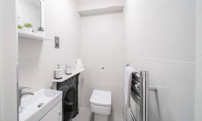 Brasted Maison | Beautiful 2 Bedroom House With Spacious Garden BBQ