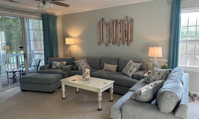 North Myrtle Beach Copropriété | Beautiful 2-bedroom 2-Bath condo on the golf course in North Myrtle Beach
