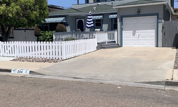 Imperial Beach Maison | Beautiful 2bd 1ba Beach Cottage 1.5 blks from the beach!