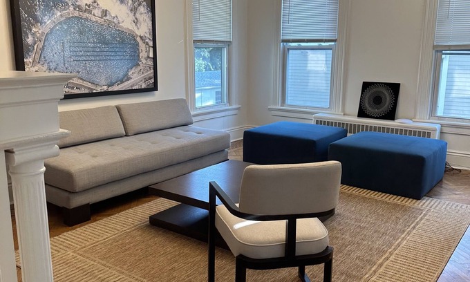 Norwalk Appartement | Beautiful 2BR apt in Beach community, close to train and hwys! Only 1hr to NYC!