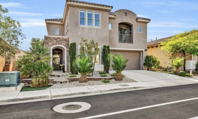 Calico Ridge Maison | Beautiful 3 bedroom 2.5 bath home in guard gated golf course community.