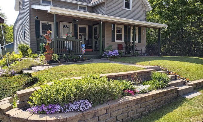 Spencer Maison | Beautiful 3 bedroom home in a peaceful setting. No contact check in. Fast WIFI