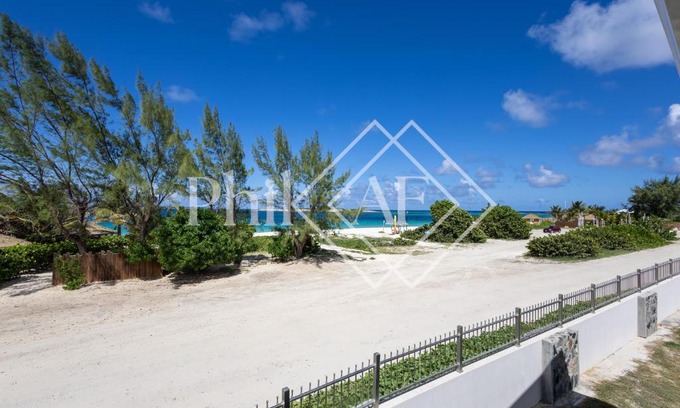 Bellevue Appartement | Beautiful 4,5 bed-rooms Beach-front Duplex of 189 m2 at Orient Beach