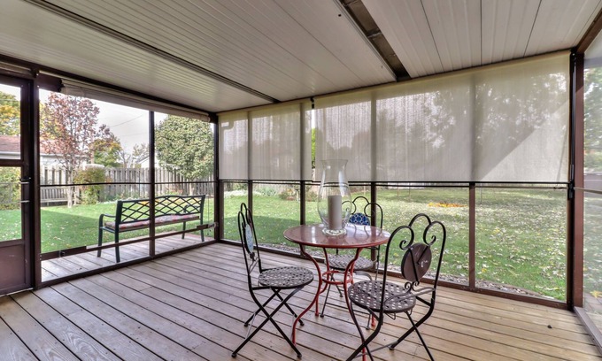 Champaign Maison | Beautiful 4 bedroom 2 full bathroom close to everything!