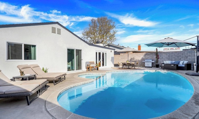 Lincoln Acres Maison | Beautiful 4-bedroom house with pool in Sunny San Diego