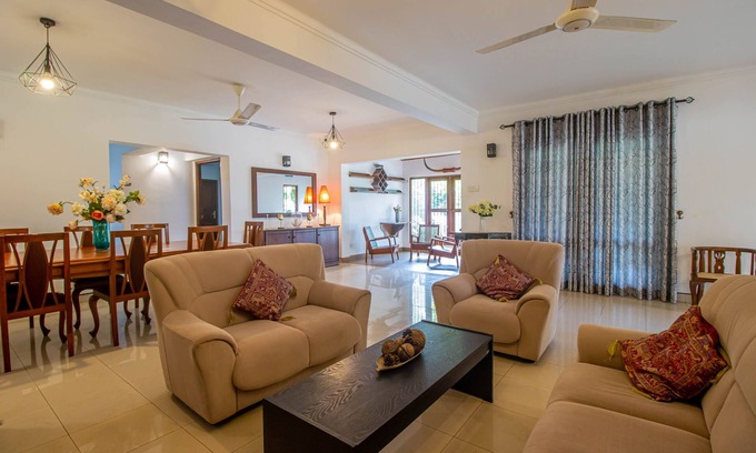 Rathmalana Maison | Beautiful 4BR+4BA Family Villa with Balcony & Garden