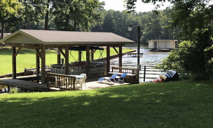 Littleton Maison | Belle 5 chambres, 3. 5 salles de bain maison sur une crique calme sur le lac Gaston