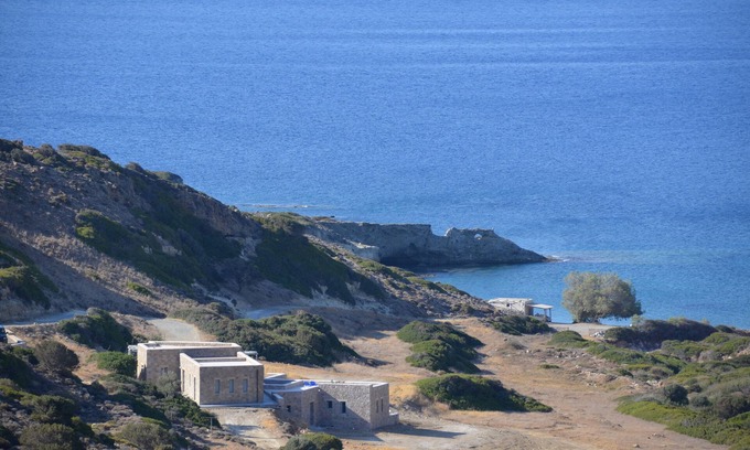 Milos Villa | Très belle villa 5 chambres, isolée dans une petite vallée en bord de mer